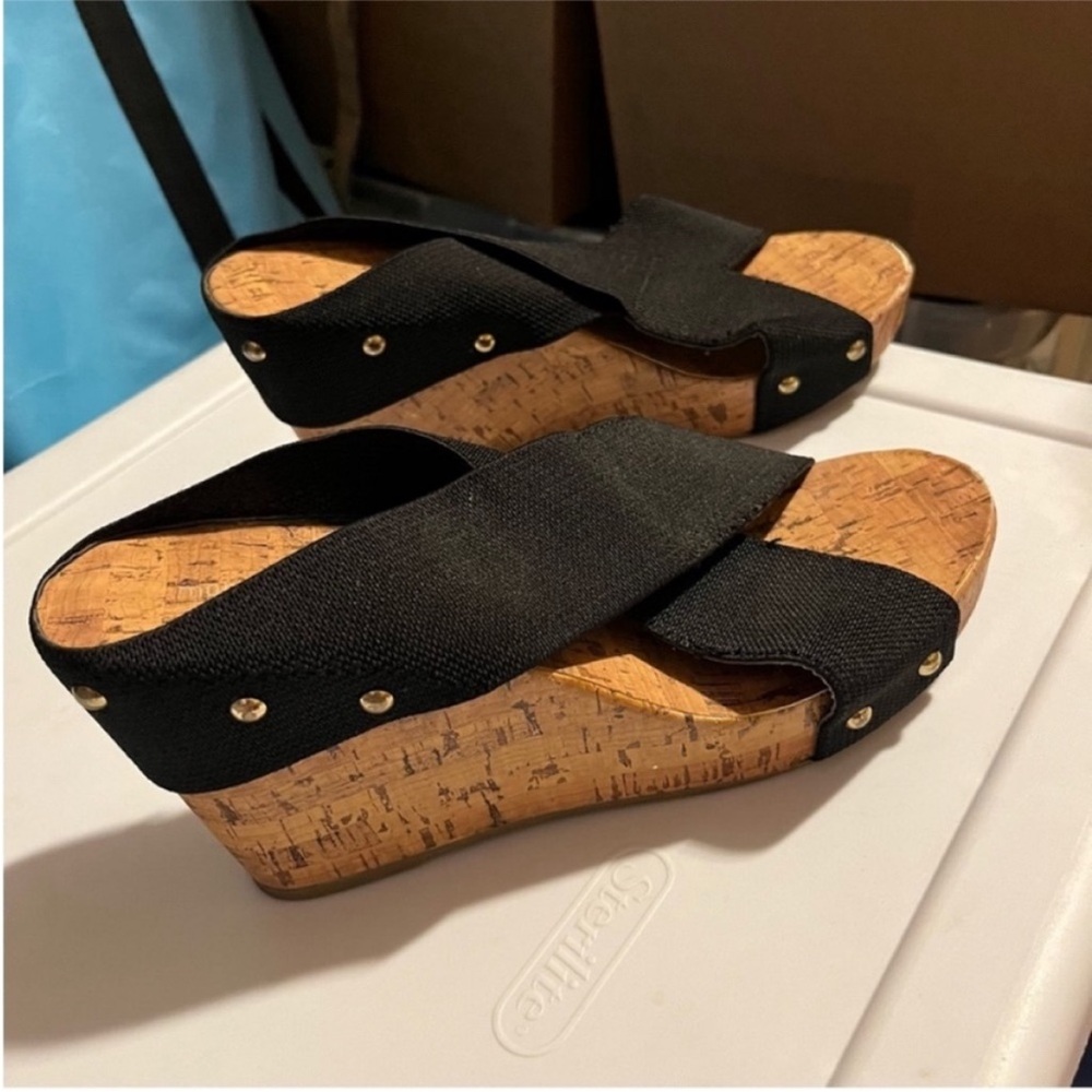 9.5 cork wedges with crisscross black straps open heel
Women's Black Sandals
